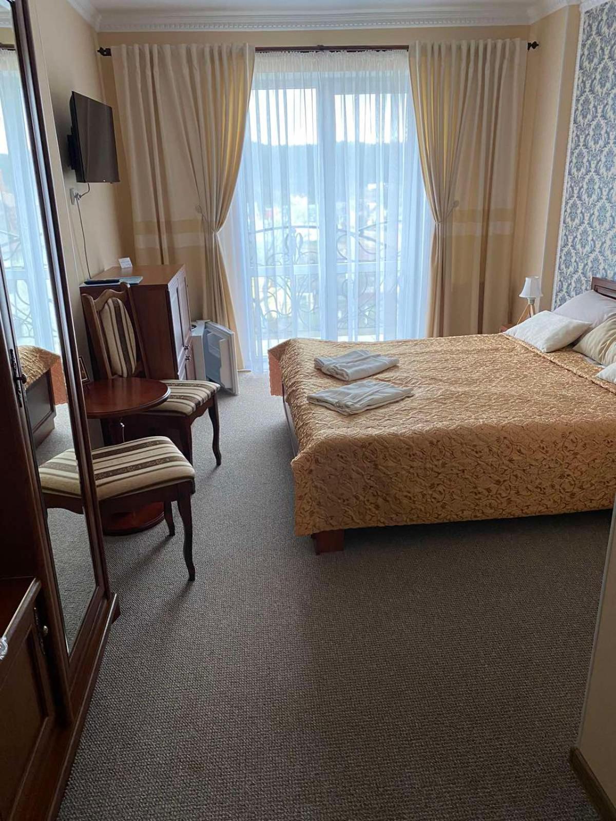 Hotel Three Korony Skhidnytsia Exterior foto